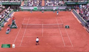 Roland-Garros 2017 : Le break pour Stan Wawrinka qui contre la montée au filet de Murray ! (3-5)