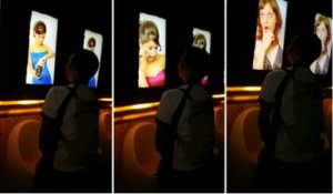 Inde : Des écrans de télé placés au-dessus des urinoirs