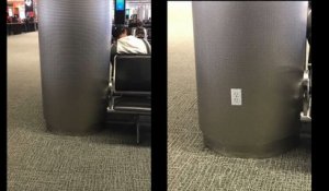 La blague de la fausse prise électrique à l'aéroport (Miami)