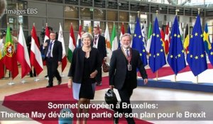 Brexit: Merkel salue un "bon début" après l'intervention de May