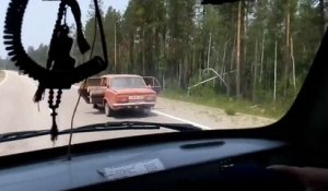 Voilà comment les russes transportent le bois sans camion !