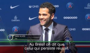 PSG - Dani Alves : "Paris me draguait depuis longtemps"