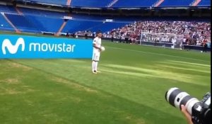 Theo Hernandez incapable de faire des jongles lors de sa présentation au Real Madrid