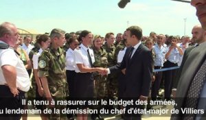 Sur la base d'Istres, Macron tente de reconquérir les militaires