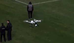 Un drone abattu en un seul coup par un supporter argentin !