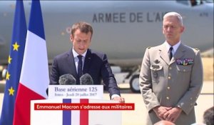 "La sécurité de nos concitoyens réside dans vos missions" : Macron aux militaires d'Istres
