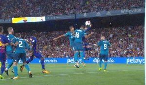 Finale Super Coupe d'Espagne - La main ridicule de Piqué !