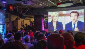 Marine Le Pen : "une touriste de la politique", selon Mélenchon
