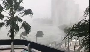 Ouragan: Sur twitter les internautes postent ce matin des vidéos de la tempête qui touche Miami Beach