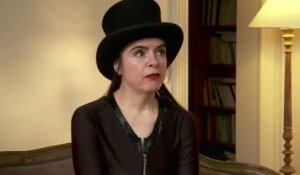 Amélie Nothomb harcelée par une fan déséquilibrée