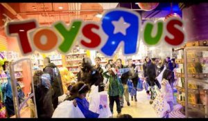 Les magasins de jouets Toys'R'Us en faillite