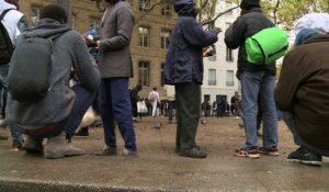A Paris, les migrants obligés de se cacher pour dormir