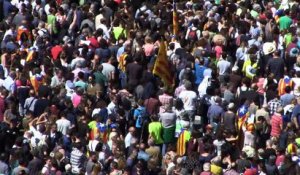 Les Catalans dans la rue à Barcelone après les arrestations