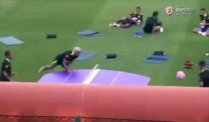 Neymar et Dani Alves affrontent Coutinho et Gabriel Jesus au Teqball