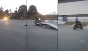 Faire du scooter dans un skatepark