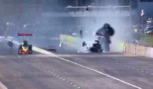 Enorme collision d'un Dragster en pleine course de vitesse !