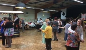 Les seniors font la fête au thé dansant du Bourg-sous-la-Roche