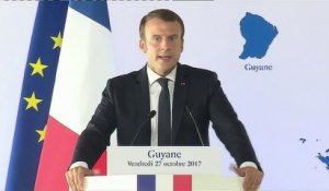 "La République ne cède pas aux gens en cagoule…" L'échange tendu entre Macron et un journaliste