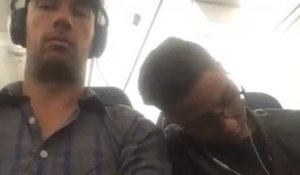 Quand un inconnu s'endort sur ton épaule dans l'avion... Un peu gênant!