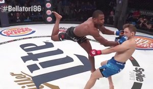 Le KO le plus dingue de l'année en MMA : Flying Knee incroyable