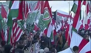 "Foutez le camp avec vos réfugiés" : des dizaines de milliers de nationalistes défilent en Pologne
