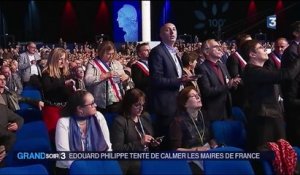 Congrès des maires : Edouard Philippe n'a pas convaincu