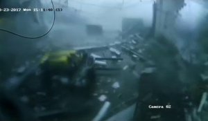 Le passage d'une tornade F4 détruit un entrepôt