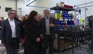 Hidalgo visite l'usine de fabrication des Vélib électriques