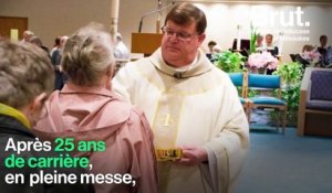 Un prêtre américain fait son coming-out en pleine messe, ses fidèles l'applaudissent