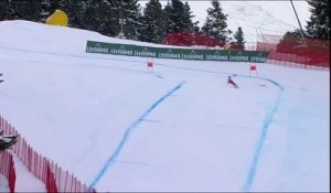 Le skieur qui perd son ski en compétition et qui termine sa course quand meme