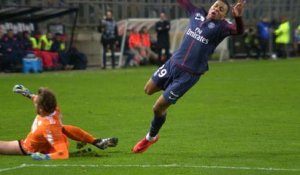 Coupe de la Ligue - 1/4 de finale - Le rouge de Gurtner pour cette sortie dangereuse sur Mbappé
