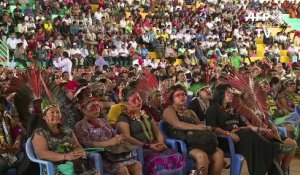 Pérou: des milliers d'indigènes réunis pour voir le pape