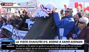 La ministre des Transports, Elisabeth Borne, accueillie sous les huées lors de sa visite à Saint-Aignan-Grandlieu - VIDEO