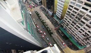Parkour sur les toits à Hong Kong (POV)