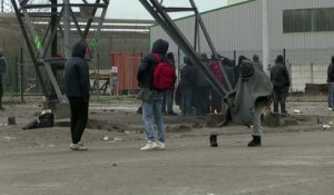 Affrontements/Calais: Réactions d'une association et de migrants