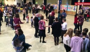 Lannion. Div Yezh. Toutes les générations au fest-deiz des Ursulines