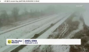 Enorme carambolage : tout le monde fonce sur la neige sur cette autoroute aux Etats-Unis !