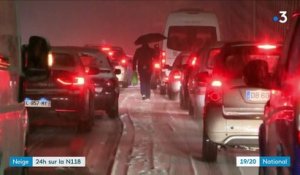 Neige : les automobilistes de la N118 ont fait nuit blanche
