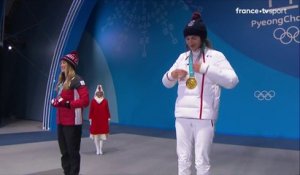 VIDEO 2018 - Perrine Laffont reçoit sa médaille d'or olympique