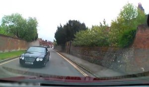 Une Bentley Continental percute violemment un automobiliste à 140 km/h