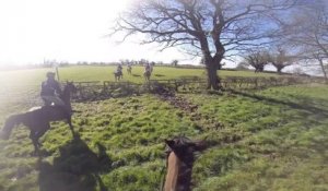 Une course hippique de Cross Country filmée par un jockey