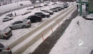 Ecroulement d'un hangar sous le poids de la neige !