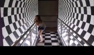Impossible de rester debout dans ce tunnel à cause d'une simple illusion d'optique