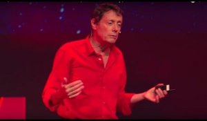 Antoine de Maximy parle de liberté, chemins de traverse et combativité (TEDx)
