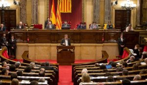Le parlement catalan fustige Madrid
