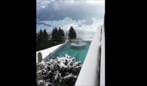 Le paradis est en Suisse : jacuzzi avec vu sur les Alpes