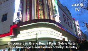 Au Grand Rex, Sylvie Vartan rend hommage à Johnny