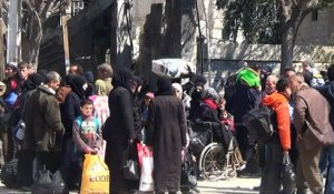 Syrie: des civils continuent de fuir la Ghouta orientale