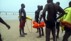 Les sauveteurs en mer du Ghana s'entraînent avant les vacances