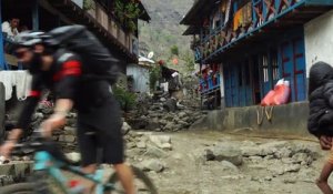 Rêves d'Himalaya : de Taplejung à Gunjsa, le début des hostilités himalayennes